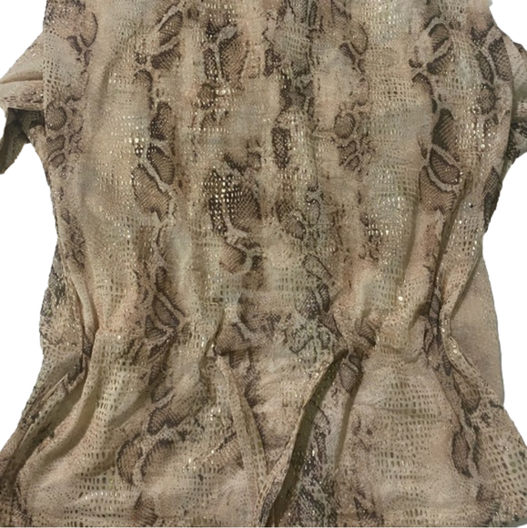 Juliette Drape Front Top EUC - Picture 6 of 7